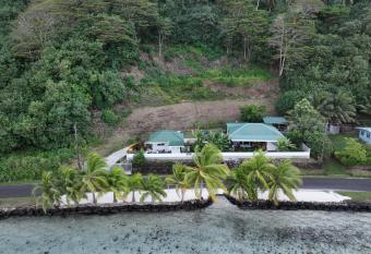 Morning Sun Place Tahaa allows 18 year olds to book a room