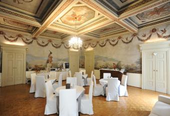 Antica Dimora allows 18 year olds to book a room