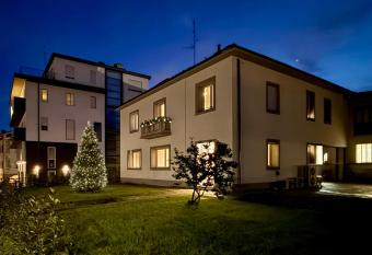 Villa Manzoni allows 18 year olds to book a room