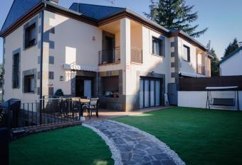 Casa Tejada allows 18 year olds to book a room