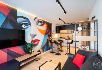 Picasso Apartment - Free Parking Place has Balcony rooms
