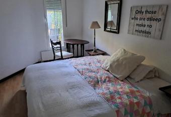 Casa Cerca del Aeropuerto y del Jarama has Balcony rooms