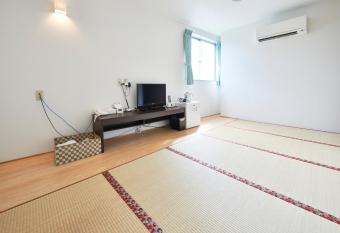 Hotel Select Inn Saitama Moroyama has Smoking rooms