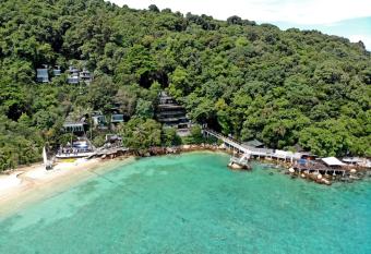 Alunan Resort has Balcony rooms