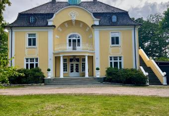 Wohnung im Schloss has Balcony rooms
