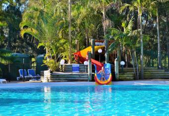 NRMA Ocean Beach Holiday Resort allows 18 year olds to book a room