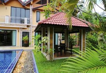Private Villas Bangtao has Balcony rooms