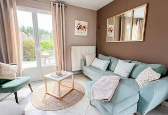 La maison d Anne has Balcony rooms