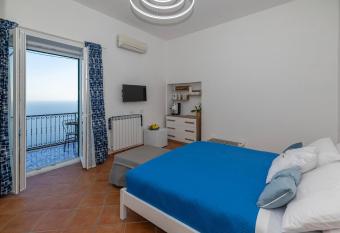 Rosy s Room has Balcony rooms