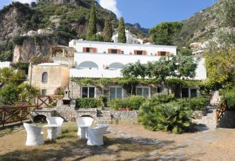 Hotel Dimora Fornillo has Balcony rooms
