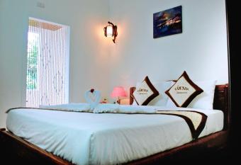 Cam Nam Homestay has Balcony rooms