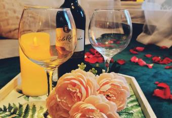 El Nissi Staycation, THE GARDEN CABIN, Enchanted Kingdom has Balcony rooms