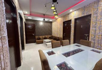 Entire 3bhk in Zirakpur-Panchkula-Chandigarh-Mohali has Smoking/Balcony rooms