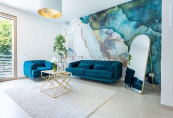 Luxe Apartment near Milano, Rho Fiera e MXP has Balcony rooms