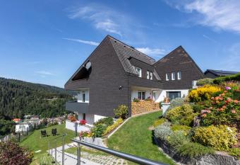 Triberg Blick has Balcony rooms