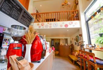 Good Day Hostel allows 18 year olds to book a room