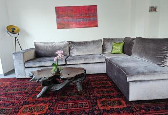 Moderne Doppelhaush  lfte in Oppenheim has Balcony rooms