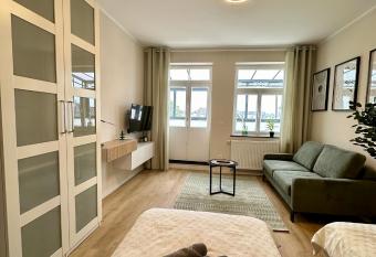 Schulz Apartments Menden allows 18 year olds to book a room