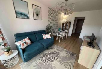 Bron confort lumineux proche eurexpo, h  pitaux has Balcony rooms