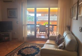 Alloggio Turistico ECM Giardino di Roma allows 18 year olds to book a room