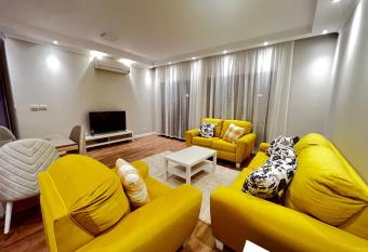                                Westown Beverly Hills                                                                                                                  222 has rooms with a private hot tub