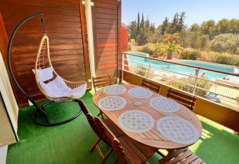 La Terrasse du Liouquet 106 has Balcony rooms