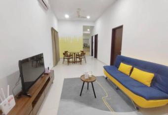 Malay Only Homestay S2 Heights has Balcony rooms