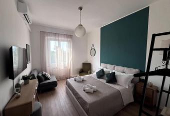 App Milano Retr   5 min Humanitas, Forum Assago, Navigli has Balcony rooms