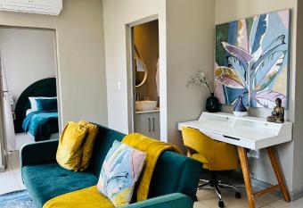 Centurion Marnard Luxury Apt has Balcony rooms