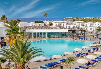 Hotel Floresta allows 18 year olds to book a room