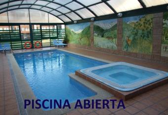 El Refugio de Aran Vielha Aparthotel allows 18 year olds to book a room