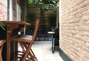 Studio autonome terrasse priv  e has Balcony rooms