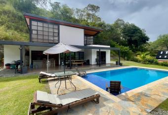 Villa Cerat has Balcony rooms