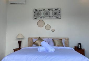 Kayana Lake View has Balcony rooms