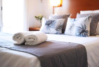 Hostal Can Gil has Balcony rooms