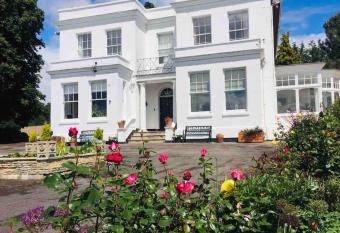 Uplands House Tewkesbury has Balcony rooms