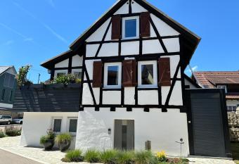 Gem  tliches H  uschen im Ortskern von Hohentengen am Hochrhein has Balcony rooms