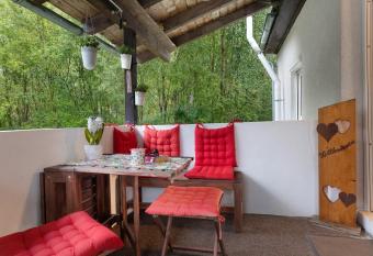 Im Gr  nen has Balcony rooms