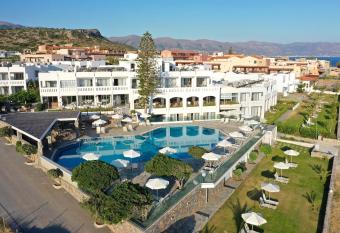 Maritimo Beach Hotel has Balcony rooms