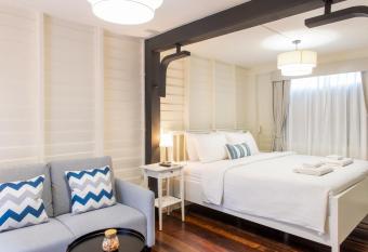 Resort Bangphlat allows 18 year olds to book a room