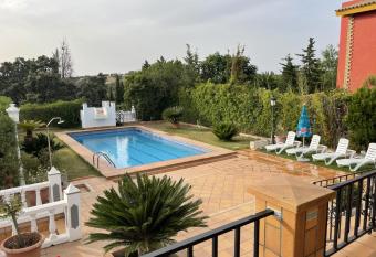 Casa Rural Sevilla has Smoking/Balcony rooms