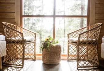 Forest Cabin Ainola next to Nuuksio National Park, in addition Hot Tub and Breakfast has Balcony rooms