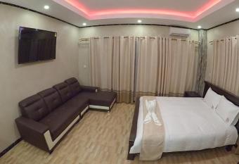 Al - Minhaj Service Apartments has Balcony rooms