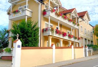 Pension Huber allows 18 year olds to book a room