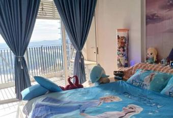 Elsa Frozen                                                                        Nexflix 2b2b has Balcony rooms