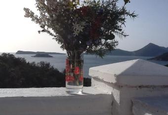 Villa Mirista has Balcony rooms