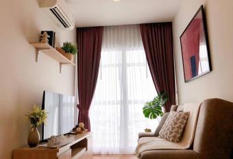 BKK Downtown2min walk toBTS has Balcony rooms