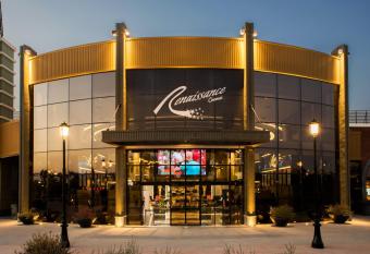 Renaissance New Home 24hr                 24         -OGO Homes has rooms with a private hot tub