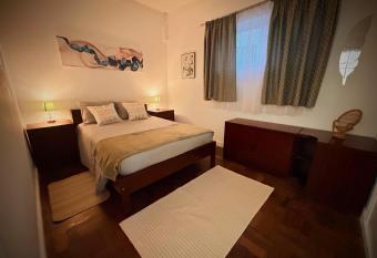 Casinha Margarida allows 18 year olds to book a room