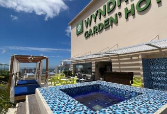 Wyndham Garden Barranquilla allows 18 year olds to book a room